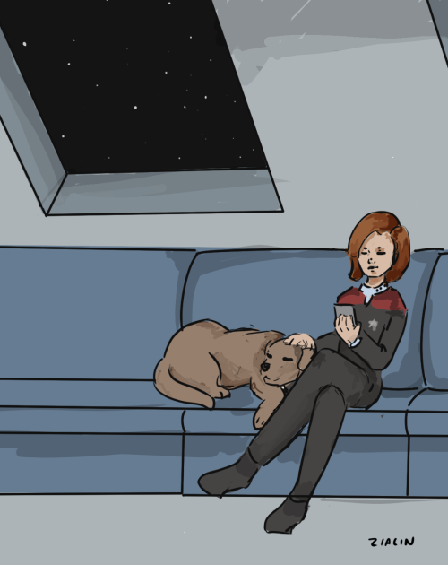 Another year another janeway with her dog, because I’m not over the fact she didn’t have one on voya