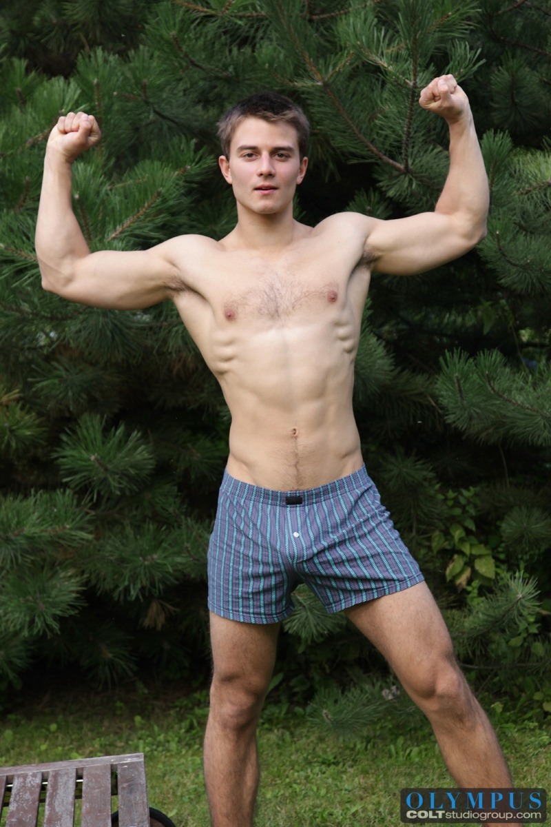 underlads: The hottest guys in their underwear at UNDERLADS with over 20,000 followers!!!