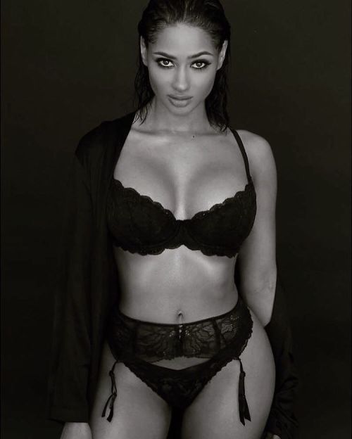 girlsandlandscape:Tori Hughes