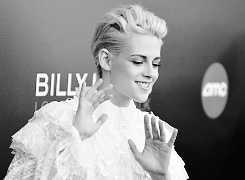 melindasordinos:  Kristen Stewart | Adorable Moments at the New York Film Festival