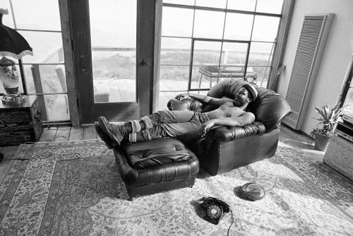 milkandheavysugar:Marvin Gaye at home (Nov. 1973)