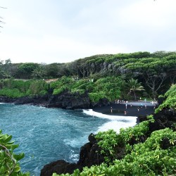 aleven11:Black sand beach #maui