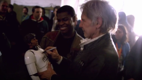 John Boyega got Harrison Ford to sign a doll he had during the filming of the movie. (x)Star Wars: T