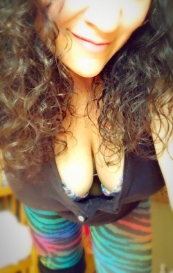 ricanalso77:  mysecretsexposed:  Cleavage