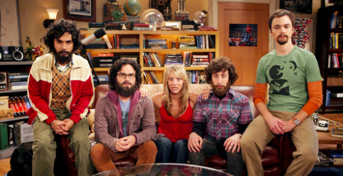 bigbangtheory-fan:  The Big Bang Theory Behind the scenes (Credit: Repimg) 