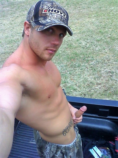 renohornyguy: Follow renohornyguy for more dudes and