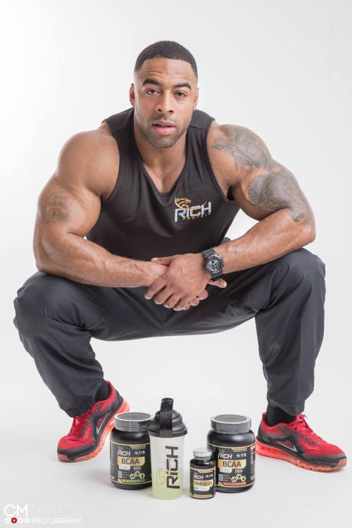 thickasawrist:  Micquel Wright 