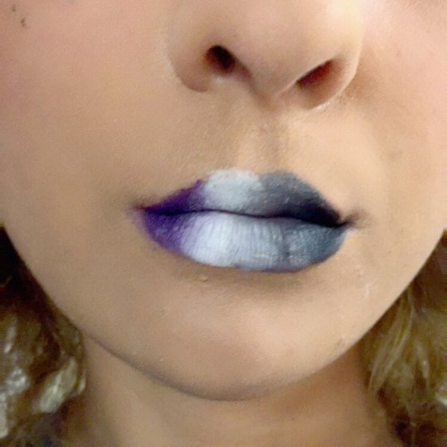 cleopet:look it’s all my pride lips in one convenient post