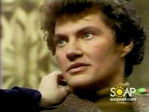 ANDY ROBINSON As Frank Ryan In RYAN'S HOPE - S1.E413 (1977)
