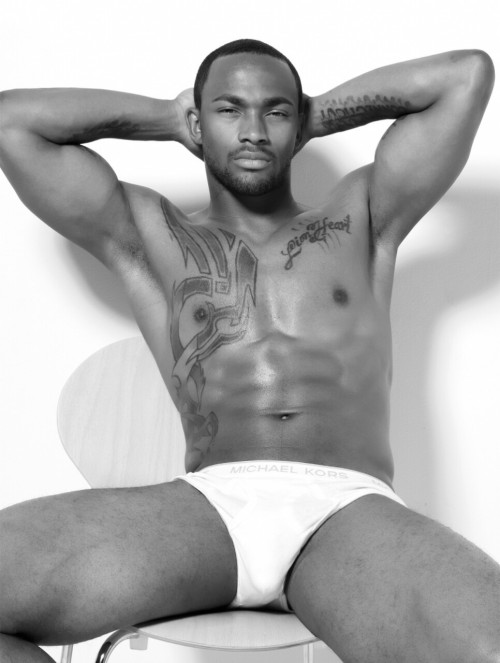 lamarworld:  America’s Next Top Model winner & Ex-NFL player Keith Carlos body & bulge.