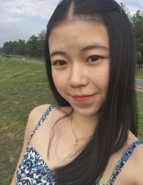 laughing-sm:xiaoyue-uk:健身房认识的母狗公园 公厕露出屁股翘 逼还很嫩有想操她的 或者想射屏的吗？？cool