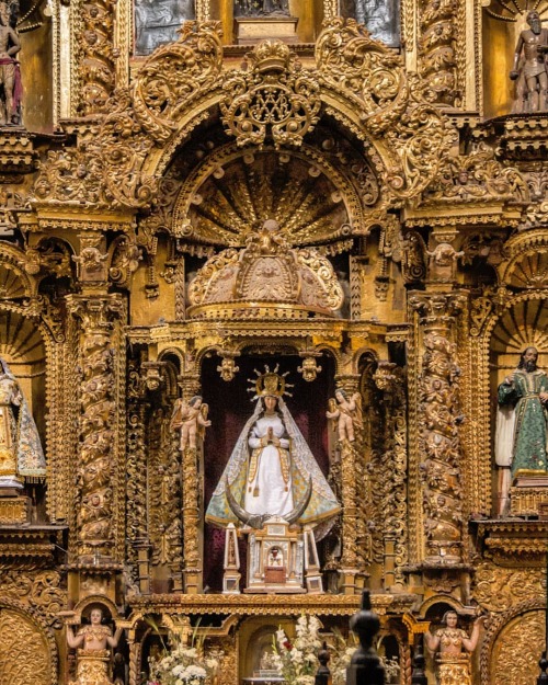 jpelsous:Fotos que no llegué a publicar. Detalle del maravilloso retablo dedicado a la Virgen