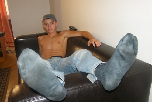 sniffingsocks:  I WANT TO WATCH YOU SMELL MY SOCKS BRO!!! 