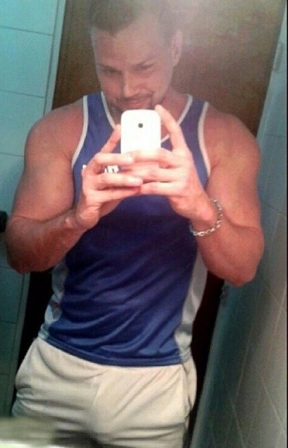freeballinglbc:  Follow me for more pics: http://freeballinglbc.tumblr.com/  Submit