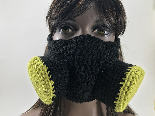 Crochet a Post-Apocalyptic Martian Gas Mask Face Warmer - Perfect For Cosplay! 👉 