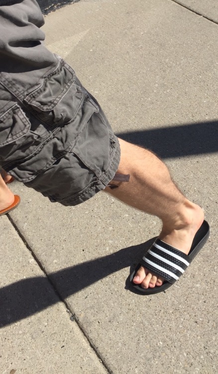 myfeetandthings:  chiguylkv:  Very HOT straight guy with beautiful feet!   Adilettes for ever!