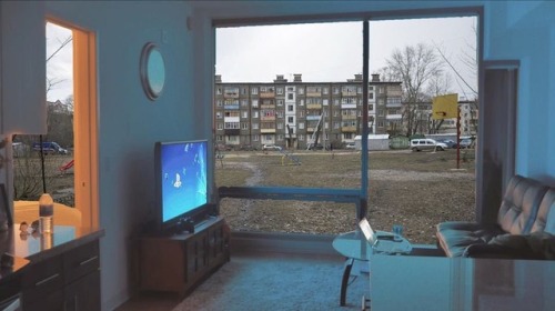 weirdrussians: This is the reason why Russians don’t install panoramic windows in their apartm