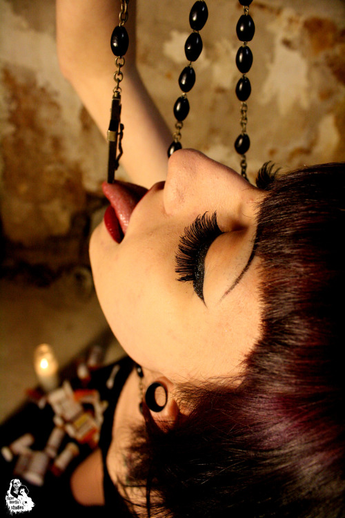 Red, Roped and Raw | Rissa Lynn | snadgy  bunnygirl