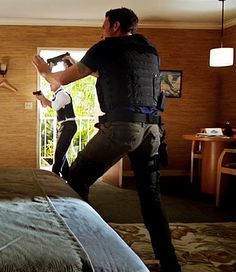 male-celebs-naked:  Alex O’Loughlin 1 See more here