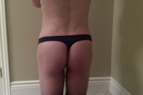 bandit-boy:  my first post on this blog! this thong is so comfy!