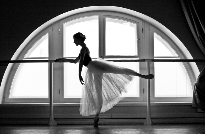vaganovaboy:  imickeyd:  Daria Volkova - Ballet  Who is Daria Volkova..? This is