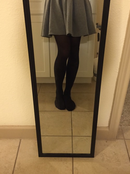 Skirt and black stockingReblog please!