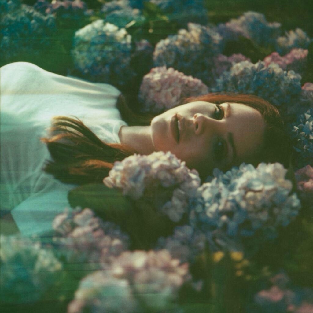 lanadaily:  New ‘Ultraviolence’ outtake, shot by Neil Krug