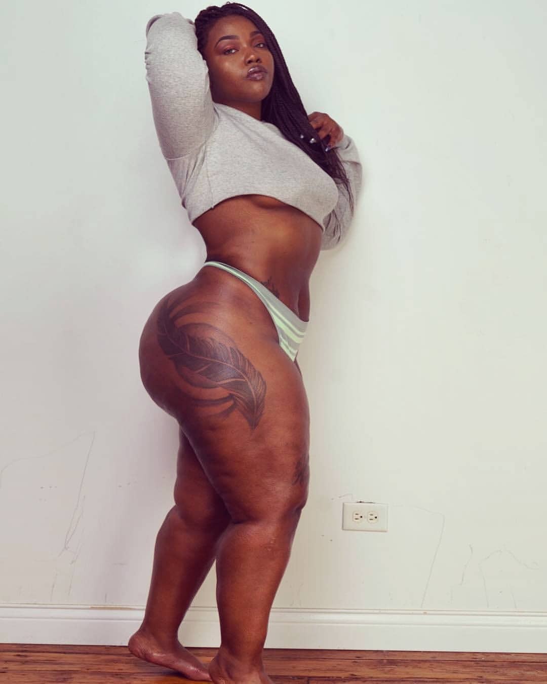 gurillaboythamane:  damack229:madampharaoh_body  SO SEXY SO PRETTY SEXY BAD BITCH😍😍😍😍😍😍