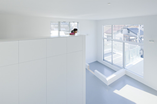 thisispaper:  House in Mejirodai by / Rewrite Development  