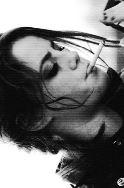 cigarettes-and-effy:want more effy? http://cigarettes-and-effy.tumblr.com