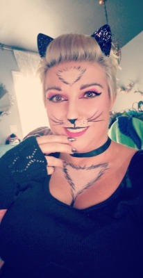 kittyfancyblog:  Happy Halloween! 