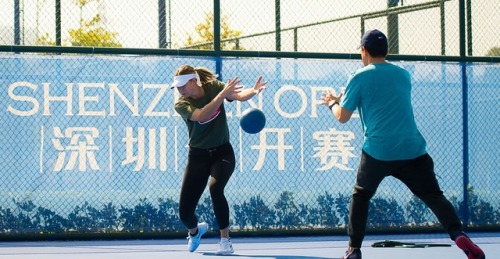 alwayswithsharapova:Maria Sharapova during her Sunday practice session at the Shenzhen Open WTA.