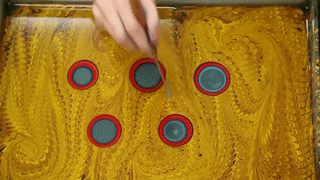 sixpenceee:  A mesmerizing play with colors  @all-mighty-powerful-poopie