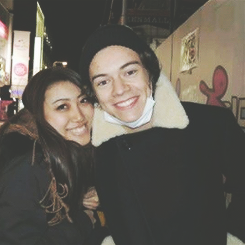  Harry and fans - Japan 18/01 