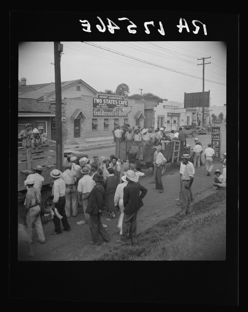 Cotton hoers from Memphis, Tennessee are carried by trucks to the Arkansas plantations (1937).These 