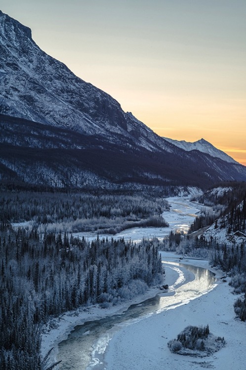archatlas:Sightseeing: Alaska Van Styles I have always been a fan of landscape photography. It is in