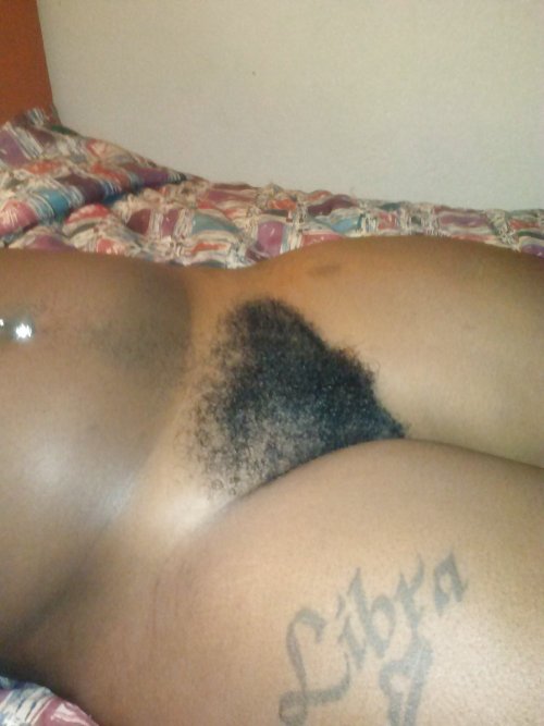 vinnings: #MrsMonkeyBush I love a thick Bush