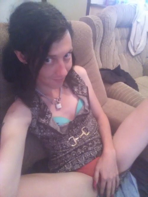 sissyminx1: Here’s a few new pics only lipstick no other make up xox does this make me a model