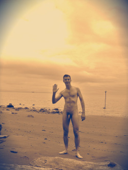 nakedpublicfun:  Enjoying the beach like one should, naked