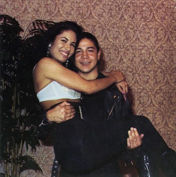 esa-mujerista:  Cutest couple award goes to Selena and Chris Perez