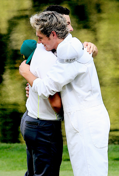 appreciatelouis:Niall at The Masters - Par 3 Contest - April 08, 2015