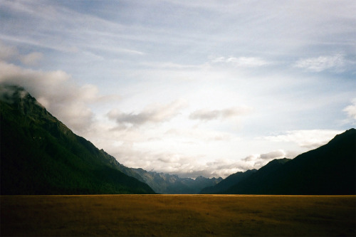 Valley Enroute to The Divide, New Zealand. #rollsouth