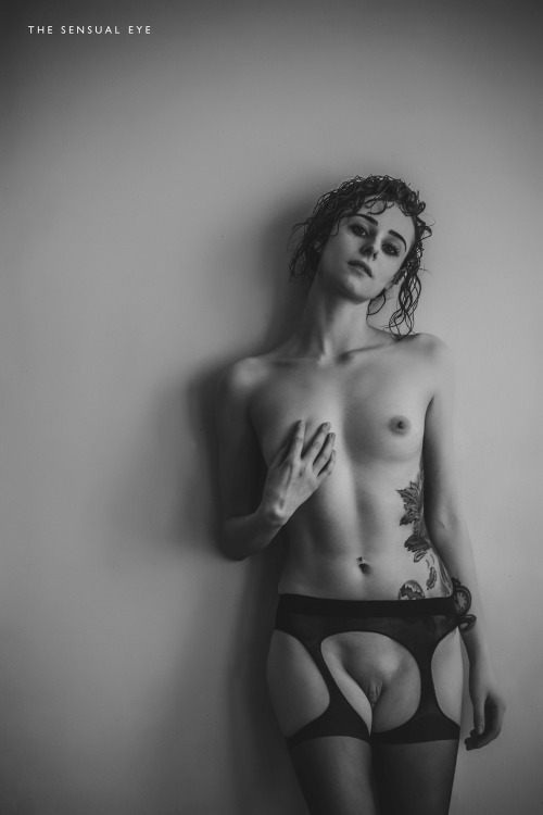flatgurls: altmodel-aurora: aurora by The Sensual Eye ｡o♡