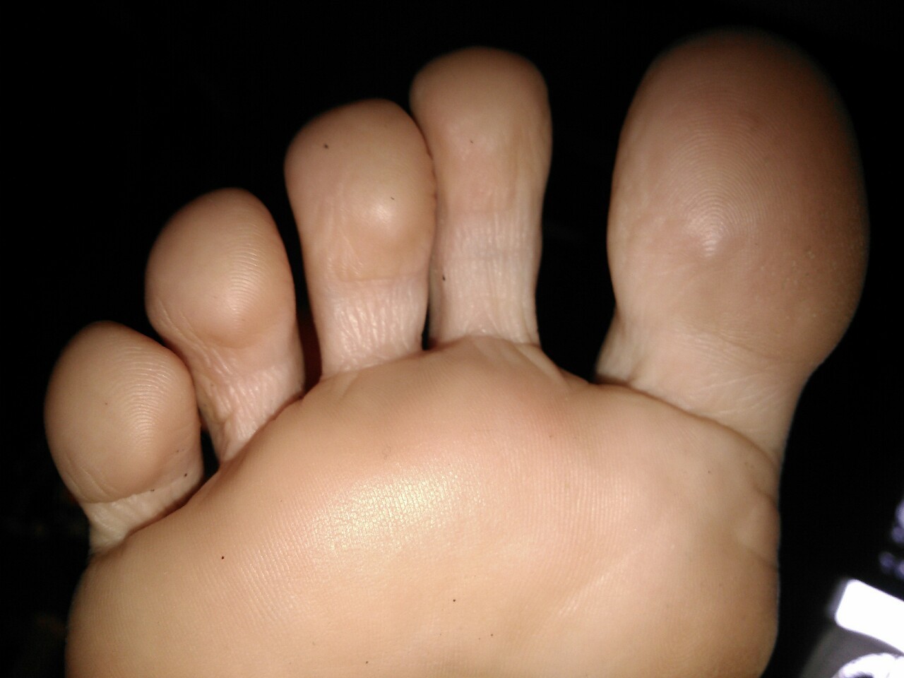 Here you go guys. Focus on them perfect toes and soles. You like?