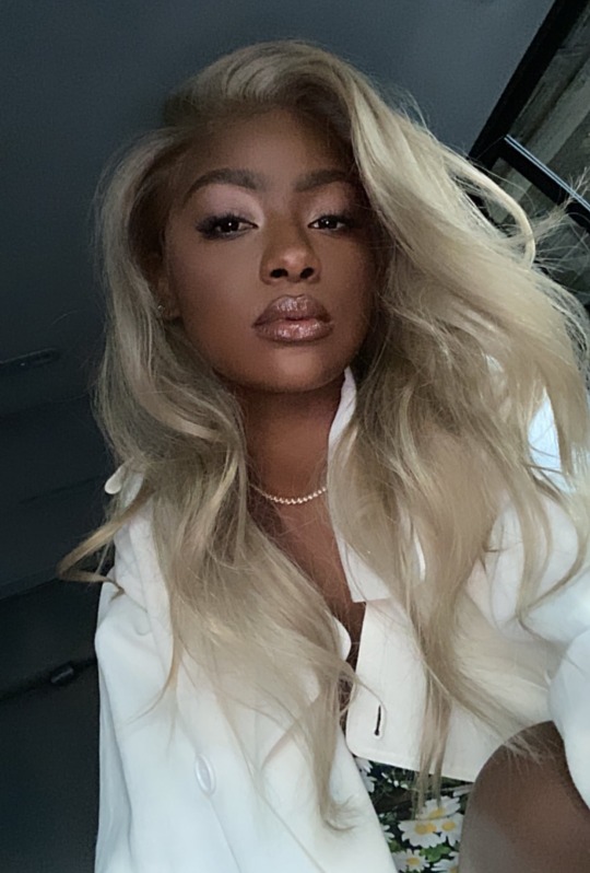 unbotheredmuse:justine skye 