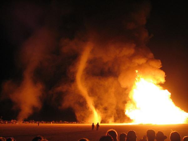 knowledgethroughscience:  Fire tornadoes (also called fire whirls, firenados, fire