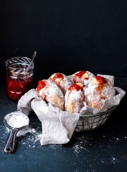 intensefoodcravings:  Doughnuts with Roasted