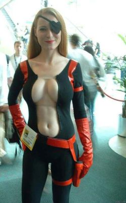 cosplay-and-costumes:  Cosplay and Costumes: