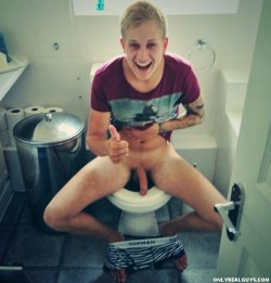 restroomsnaps:  Share your restroom picshttp://restroomsnaps.tumblr.com/submit  Drop videos here:https://www.dropbox.com/request/UbHOPpFBJYy8It0ELfMj