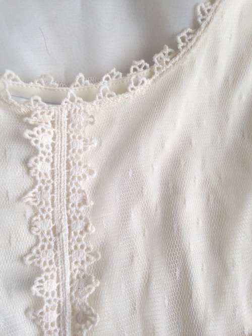 fairie-baby:Details of a cropped blouse I once bought, another item I’ve had for almost a year and h